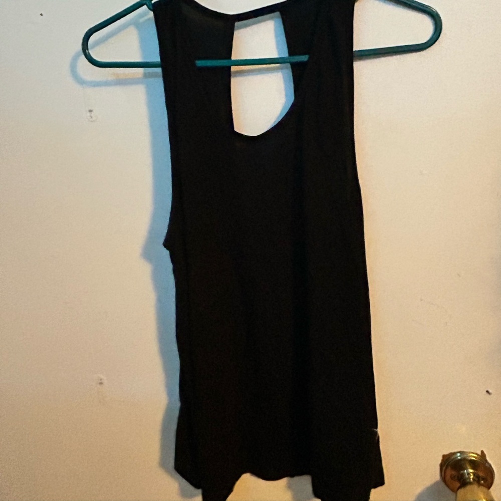 Size medium, black tank, not cropped, good condition no holes